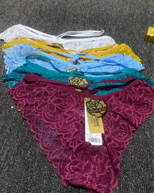 Lace-back briefs in assorted colours